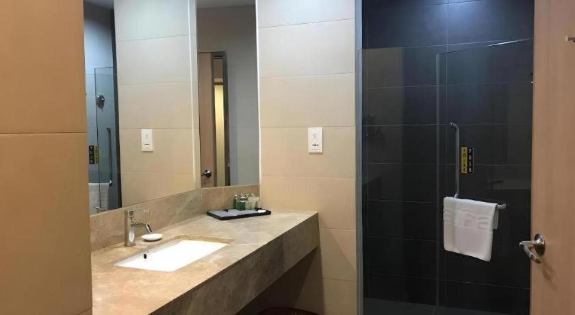 Hotel Aifa Labuan Buitenkant foto
